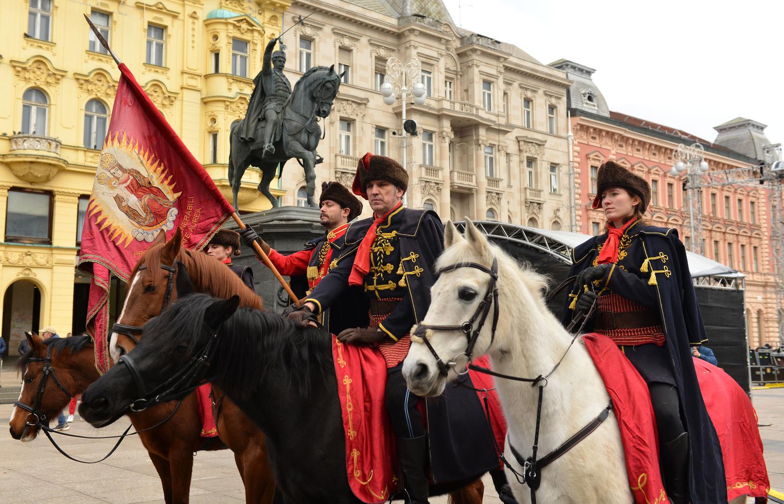 01.01.2024., Zagreb - Smjena straze Kravat pukovnije, pozdrav stijegu, prestrojavanje i ceremonija pregleda oruzja. Photo: Josip Mikacic/PIXSELL