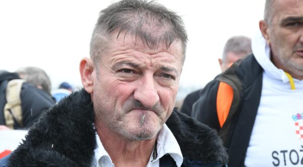 02.12.2023., Kutina - Prosvjed uzgajivaca svinja s nekoliko okupljenih traktora. Na prosvjedu odrzana je i konferencija za medije. Photo: Nikola Cutuk/PIXSELL