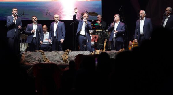 02.12.2023., KC Drazen Petrovic, Zagreb - 17. tradicionalni koncert Tomislava Bralica i klape Intrade u Zagrebu. Photo: Marko Prpic/PIXSELL