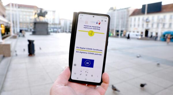 03.02.2022., Zagreb - Saborski Odbor za Ustav, Poslovnik i politicki sustav danas odlucuje o prvom koraku za raspisivanje referenduma koji protiv nacina na koji se u Hrvatskoj vodi borba protiv koronavirusa. Da li ce covid potvrde otici u povijest prema procjenama necemo znati jos mjesecima, ako ih prije toga stozer ne ukine zbog smanjivanja opasnosti od sirenja epidemije. Photo: Patrik Macek/PIXSELL