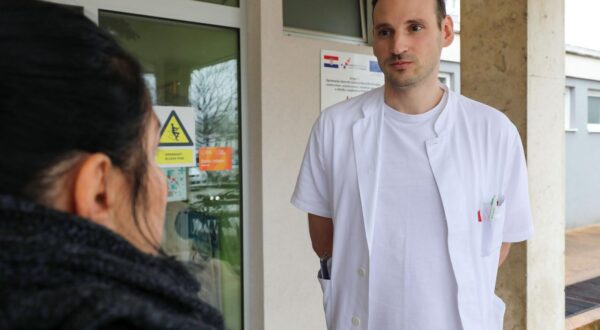 6.1.2024.,Karlovac - Opca bolnica Karlovac.Izjava dr.Katusina o ozlijedjenim migrantima.
Photo: Jurica Galoic/PIXSELL Photo: Jurica Galoic/PIXSELL
