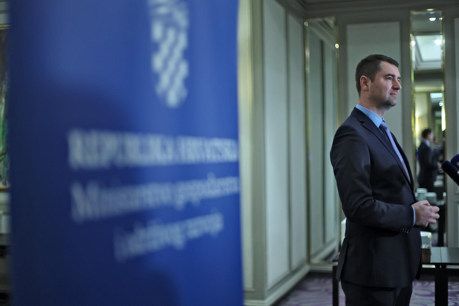 06.12.2023., Zagreb - Konferencija "Zelena energija - Put prema hrvatskoj energetskoj neovisnosti" u hotelu Sheraton. Ministar gospodarstva i odrzivog razvoja Davor Filipovic dao je izjavu medijima. Photo: Sanjin Strukic/PIXSELL