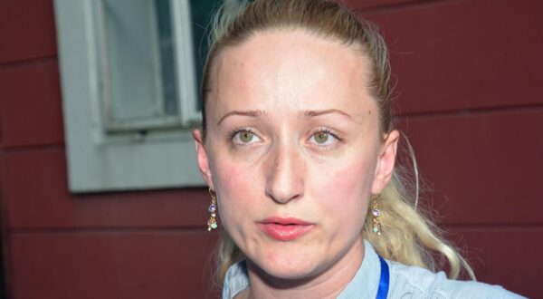 08.09.2016.Sisak-Pedesetak lijecnika iz zdravstvenih ustanova s podrucja Sisacko-moslavackoj zpaniji prosvjedovalo je pred zgradom Zupanije protiv neprimjene pravilnika o specijalizaciji.Ivana Smit.Photo:Nikola Cutuk/PIXSELL