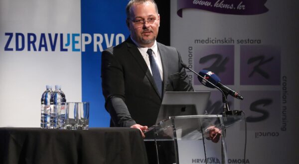 08.12.2023.,Zagreb, 20. godisnjica Hrvatske komore medicinskih sestara, odrzana u maloj dvorani KD Lisinski. Povodom godisnjice okupljenim clanovima komore obratili su se Mario Gazic, predsjednik i Vili Beros, ministar zdravstva.     Photo: Robert Anic/PIXSELL