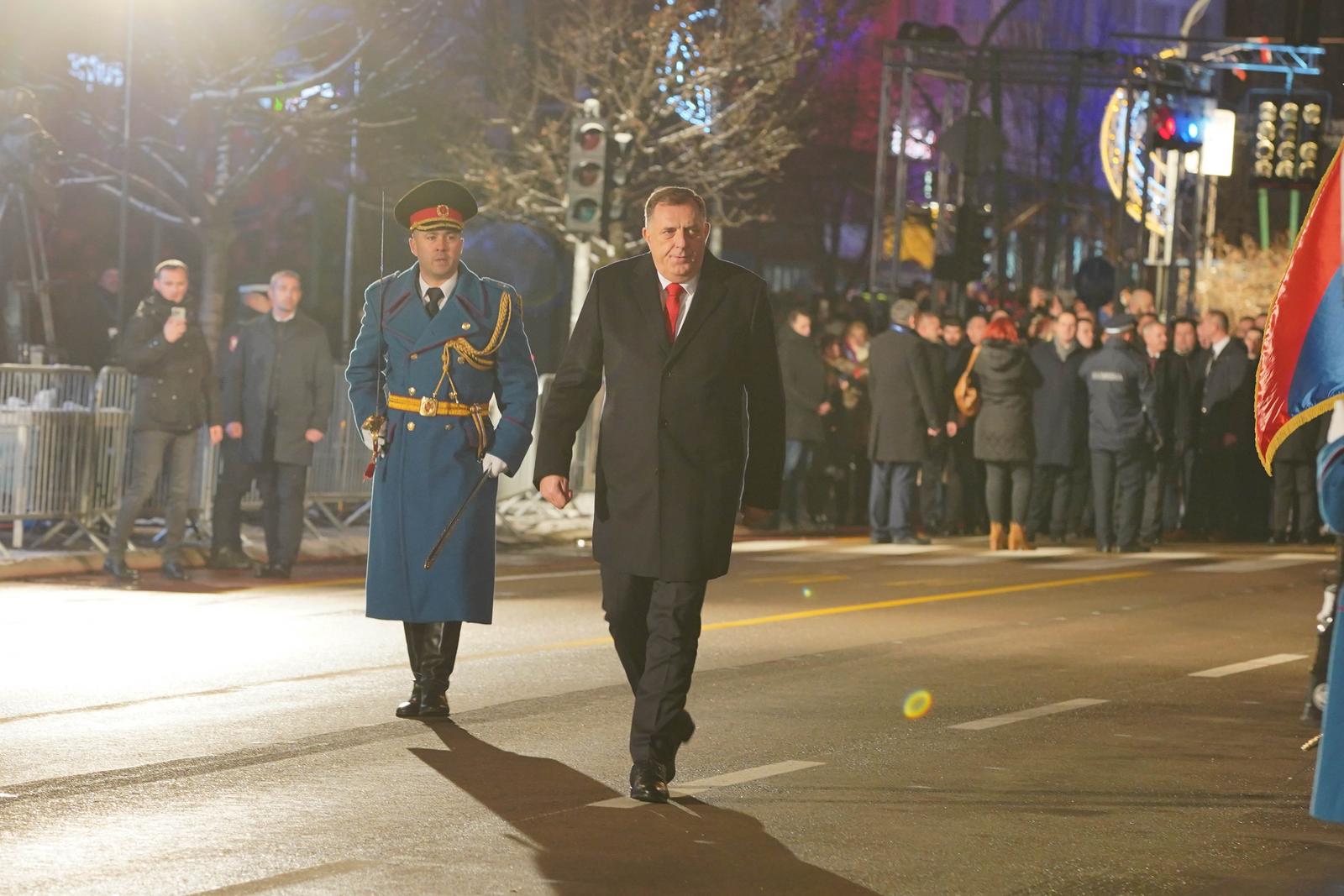 09.01.2024., Trg Krajine, Banja Luka (BiH) - Svecani defile u okviru Centralnog dogadjaja povodom Dana Republike odrzan je na Trgu Krajine u Banjaluci sa rekordnim brojem ucesnika, oko 3.000, pripadnika Ministarstva unutrasnjih poslova RS, javnog i civilnog sektora RS. Ove godine defile je upotpunio i "dron sou" sa oko 200 letjelica. U okviru svecanog defilea predstavljena su 22 esalona MUP RS, 14 pjesadijskih i osam motrizovanih. Proslavi su prisustvovali Darko Mladic, sin Ratka Mladica, i Danilo Vucic, sin Aleksandra Vucica. Iznad Trga Krajine uprilicen je dron show sa preko 200 letjelica. Proslava Dana RS odrzala se iako je Ustavni sud BiH ovaj praznik proglasio za neustavan.

Photo: Dejan Rakita/Pixsell Photo: Dejan Rakita/PIXSELL