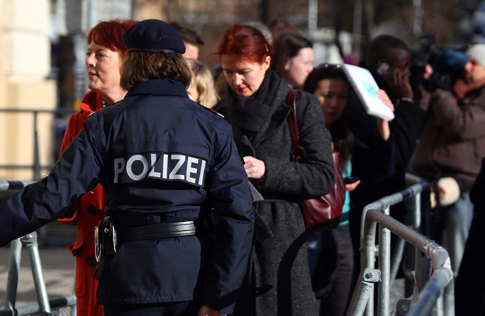 18.03.2009., St. Polten - Josef Fritzl je priznao krivnju za sve optuzbe, ukljucujuci ubojstvo sina. Na priznanje ga je natjeralo kcerino svjedocenje na snimci. Presudit ce mu u cetvrtak. rPhoto: Dalibor Urukalovic/24sata