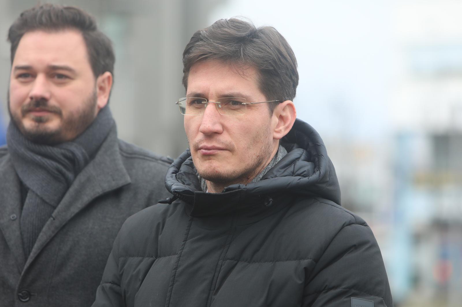 10.01.2024., Karlovac - Saborski zastupnici Mosta Marin Miletic i Zvonimir Troskot, zastupnik Hrvatskih suverenista Marko Milanovic Litre te potpredsjednik karlovackoga Gradskog vijeca Alenko Ribic i nacelnik  opcine Vojnic Nebojsa Andric odrzali su konferenciju za novinare o migrantima. Photo: Kristina Stedul Fabac/PIXSELL