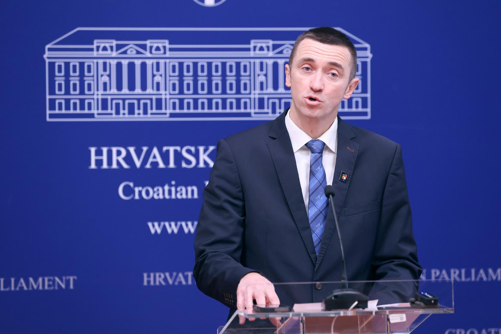 12.01.2024., Zagreb - Na konferenciji za medije Kluba zastupnika Domovinskog pokreta odrzanoj u Saboru o 32. obljetnici medjunarodnog priznanja RH i drugim aktualnim temama govorio je Ivan Penava. 
 Photo: Patrik Macek/PIXSELL