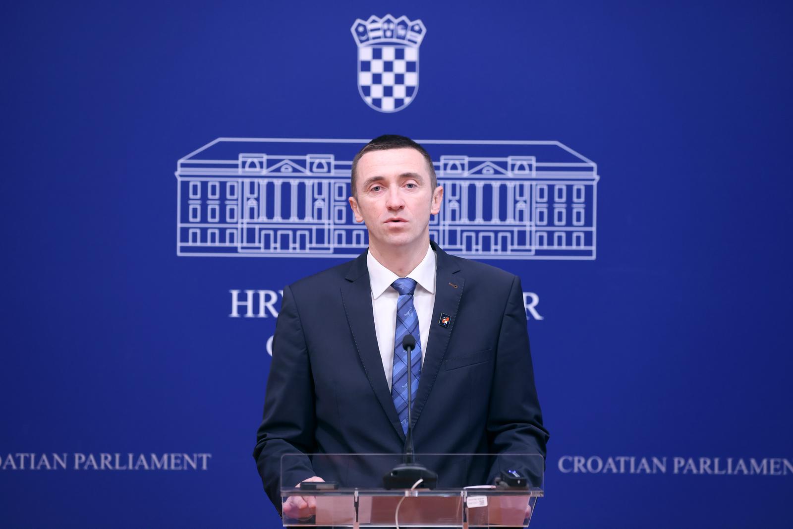 12.01.2024., Zagreb - Na konferenciji za medije Kluba zastupnika Domovinskog pokreta odrzanoj u Saboru o 32. obljetnici medjunarodnog priznanja RH i drugim aktualnim temama govorio je Ivan Penava. 
 Photo: Patrik Macek/PIXSELL
