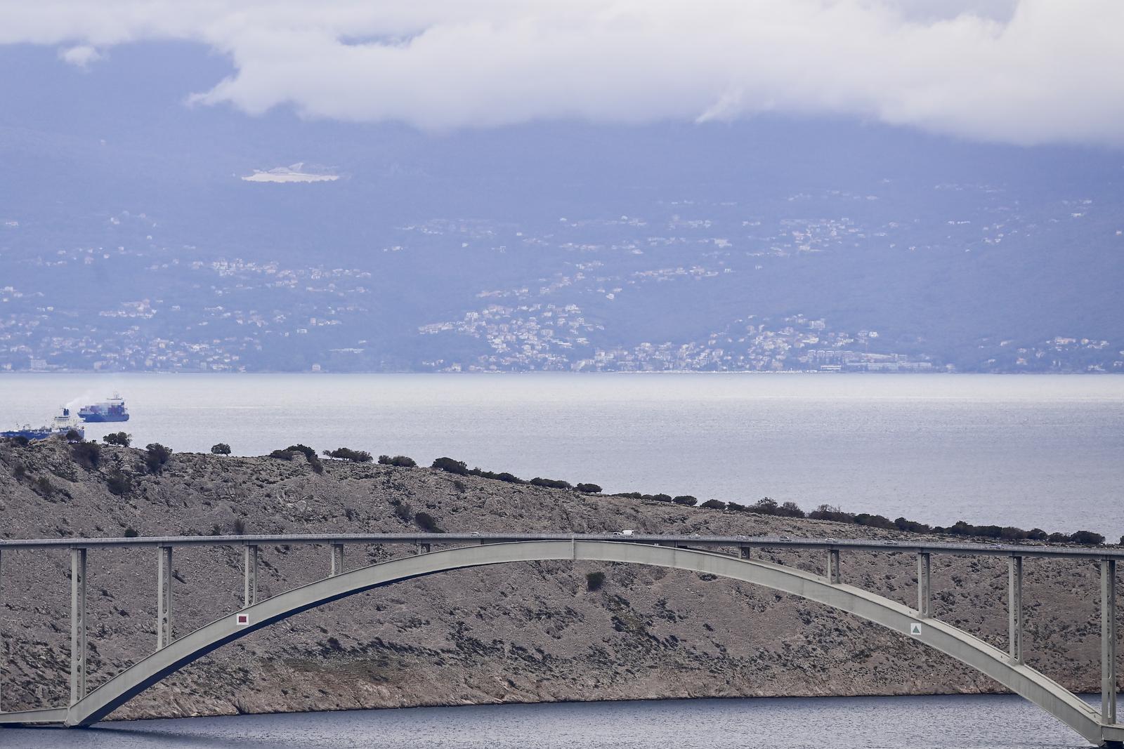 12.11.2023., Rijeka - Obaci i kisa nad rijekom i otokom Krkom. Photo: Igor Soban/PIXSELL