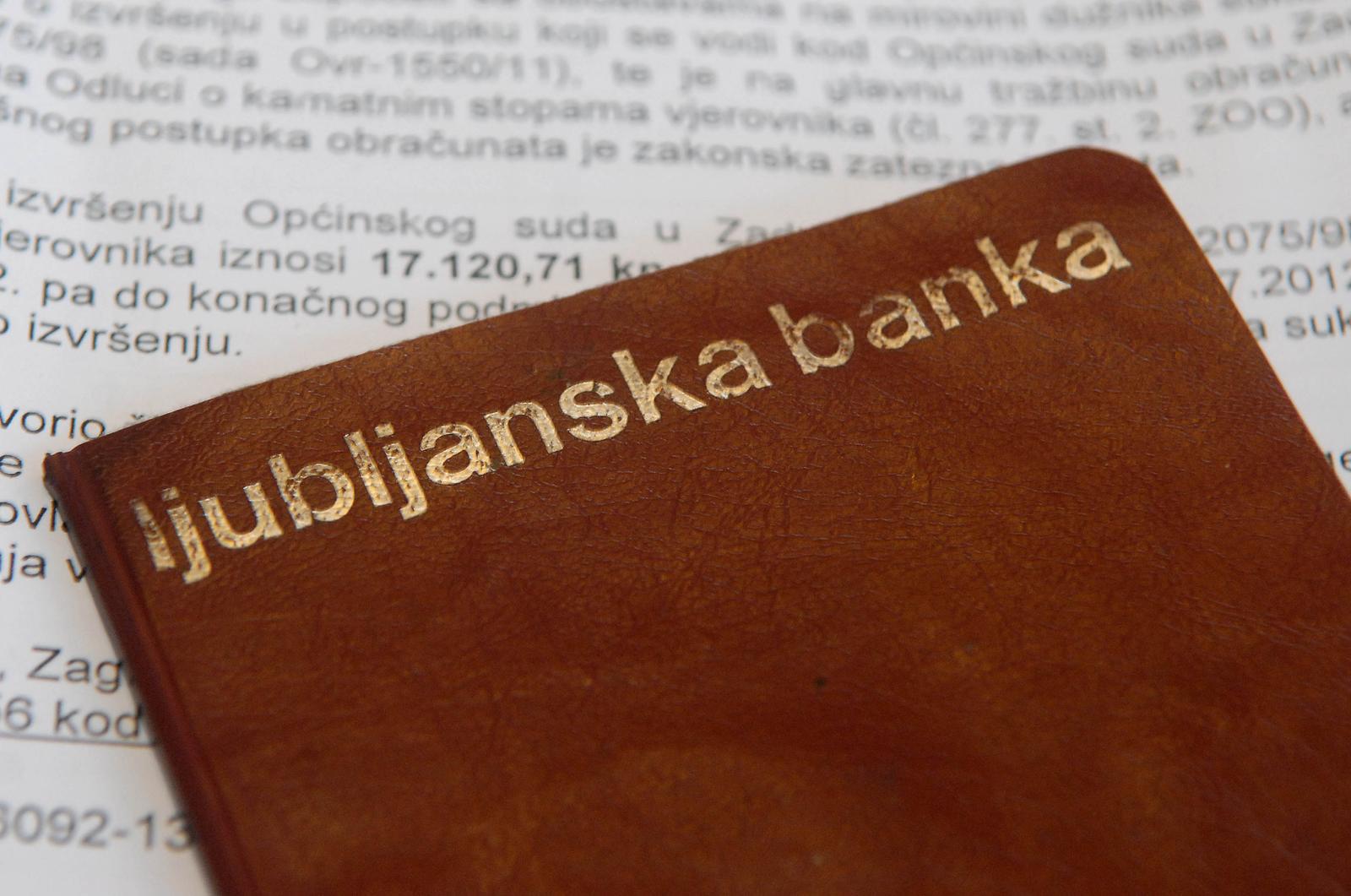 03.01.2013., Zadar - Nekadasnji klijent Ljubljanske banke Slavko Marusic, dobio je rjesenje o ovrsi. Banka mu je sjela na mirovinu i potrazuje oko 17 000 kn na ime duga od 8 kn iz 1989 godine ukljucujuci kamatu.r"nPhoto: Dino Stanin/PIXSELL