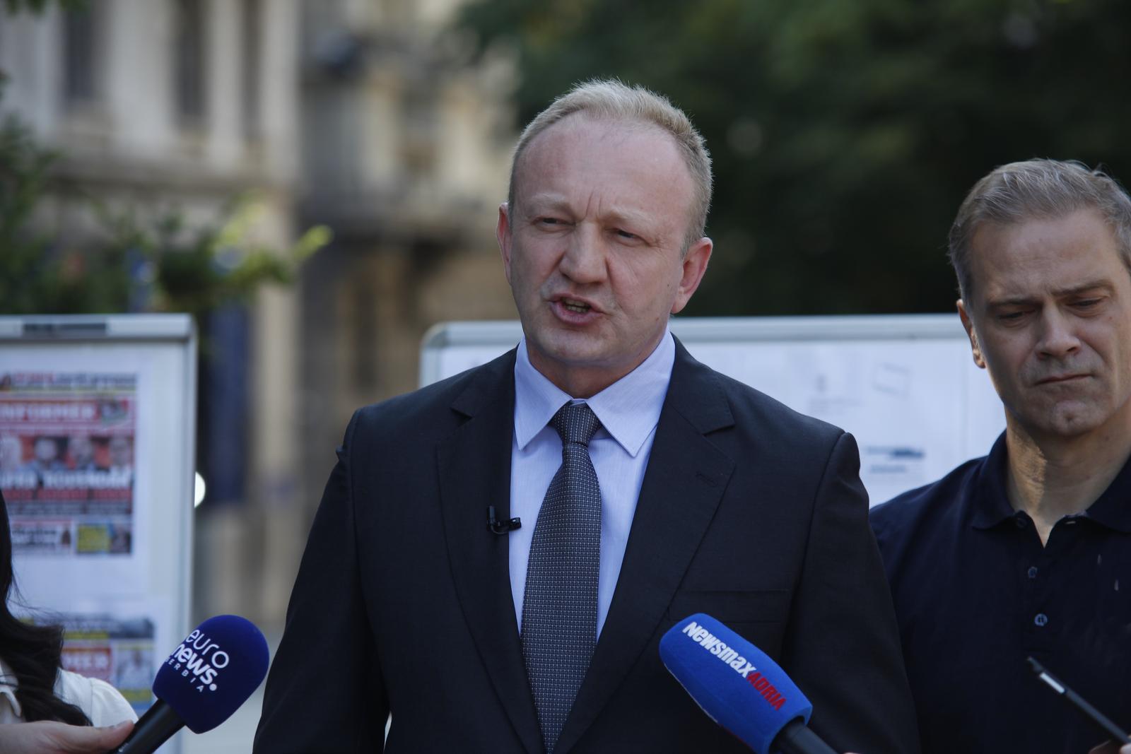 13, September, 2021, Belgrade - The conference of the President of the Party of Freedom and Justice, Dragan Djilas, regarding the lawsuits filed against him by the President of the Republic of Serbia, Aleksandar Vucic, was held at Andricev venac. Dragan Djilas, Borko Stefanovic. Photo: Amir Hamzagic/ATAImagesrr13, septembar, 2021, Beograd - Konferencija predsednika Stranke slobode i pravde Dragana Djilasa povodom tuzbi koje je protiv njega podigao predsednik Republike Srbije Aleksandar Vucic odrzana je na Andricevom vencu. Photo: Amir Hamzagic/ATAImages