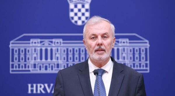 13.12.2023., Zagreb - Na konferenciji za medije  odrzanoj u Saboru o korupcijskom skandalu u Ministarstvu gospodarstva govorili su Ante Sanader i Damir Habijan.
 Photo: Patrik Macek/PIXSELL