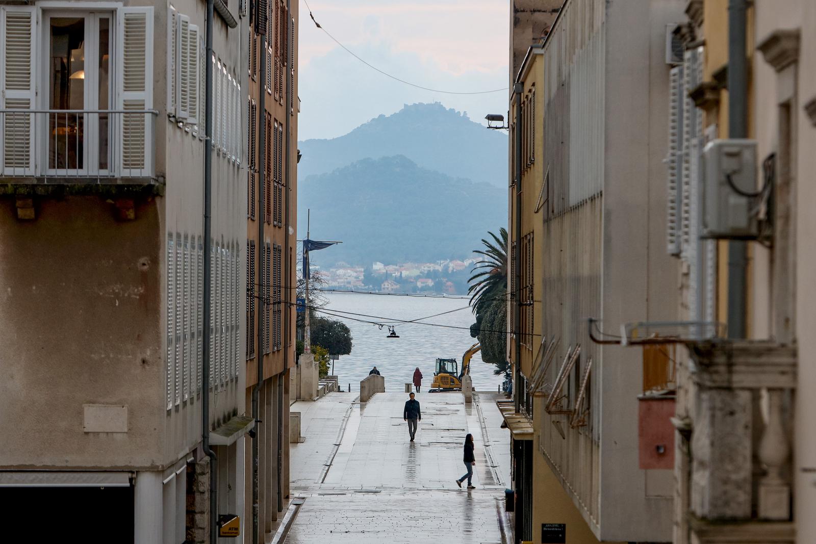 15.01.2024., Zadar - Oblacno predvecerje u gradu Photo: Sime Zelic/PIXSELL
