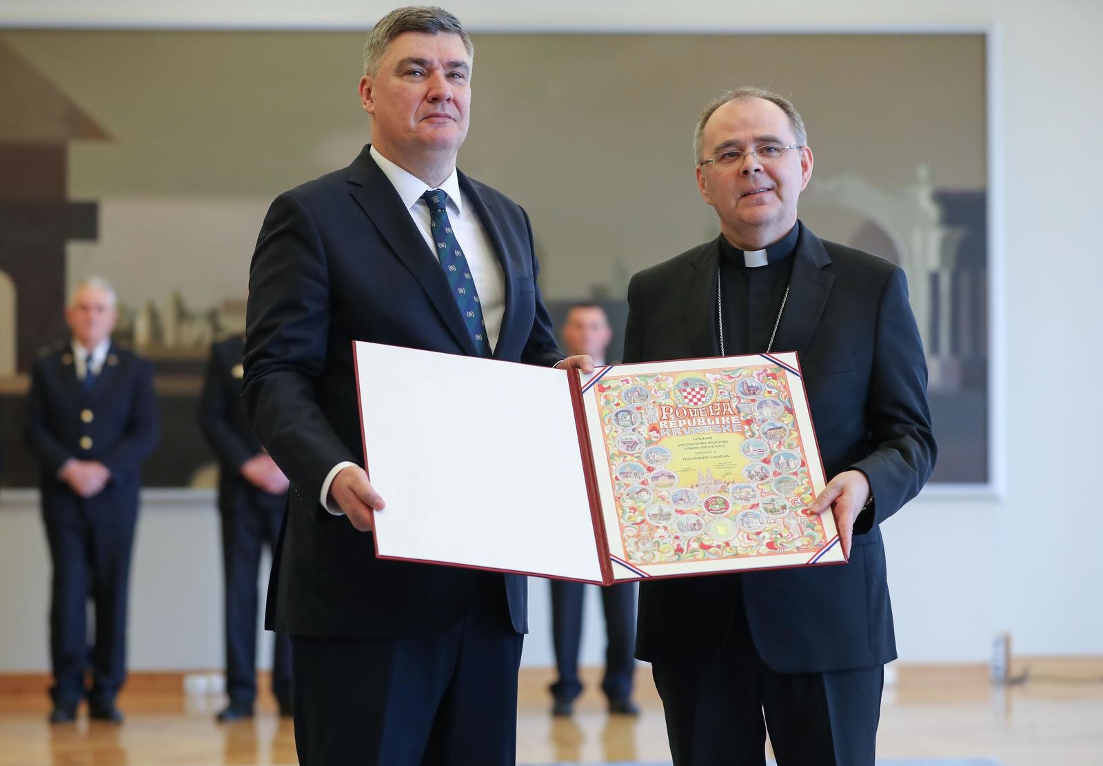 16.01.2024.., Zagreb - Predsjednik Republike Hrvatske Zoran Milanovic urucio je Povelju Republike Hrvatske Hrvatskome Caritasu povodom 30. obljetnice djelovanja za izniman humanitarni doprinos u prikupljanju i pruzanju pomoci potrebitima, te koordinaciji mnogobrojnih programa i projekata od nacionalne vaznosti .    Photo: Jurica Galoic/PIXSELL