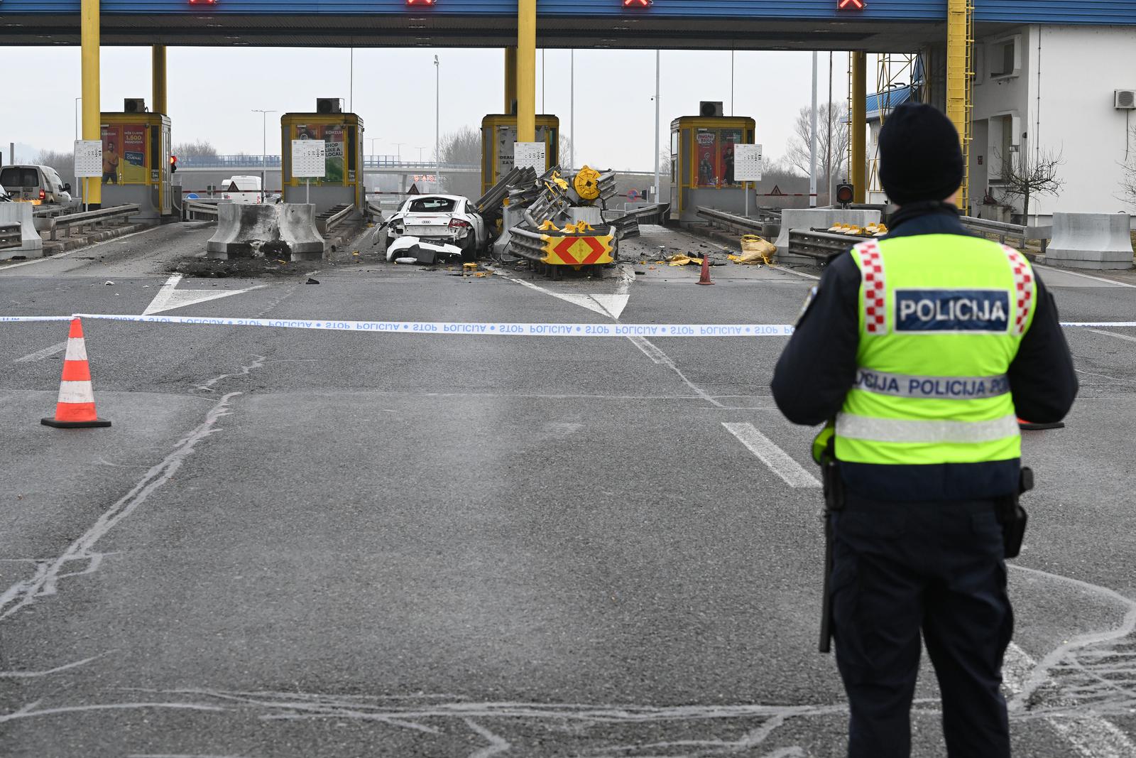 17.1.2024., Zapresic - Prometna nesreca na ulazu na naplatne postaje u Zapresicu. Photo: Davorin Visnjic/PIXSELL
