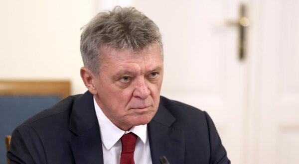 17.01.2024., Zagreb - U Saboru je pocela 73. sjednica Odbora za pravosudje na kojoj ce kandidati za GDO predstaviti programe i odgovarati na pitanja clanova Odbora i zainteresiranih zastupnika. Ivan Turudic predstavlja svoj program.
 Photo: Patrik Macek/PIXSELL