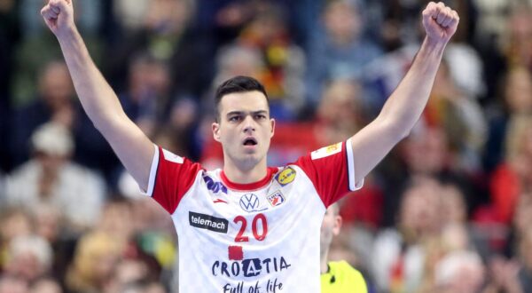 18.01.2024., Njemacka, Koeln - EHF Europsko prvenstvo u rukometu 2024. u Njemackoj. Drugi krug, Francuska - Hrvatska. Mateo Maras. Photo: Sanjin Strukic/PIXSELL
