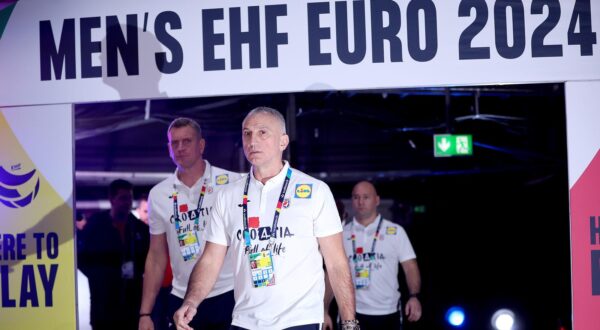 18.01.2024., Njemacka, Koeln - EHF Europsko prvenstvo u rukometu 2024. u Njemackoj. Drugi krug, Francuska - Hrvatska. Izbornik Hrvatske Goran Perkovac. Photo: Sanjin Strukic/PIXSELL