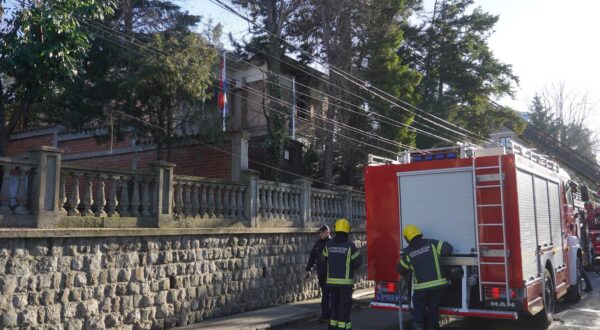 18, February, 2022, Belgrade - A fire broke out in the residence of the Croatian Embassy, located at 17b Sanje Zivanovic Street in Senjak. Photo: Antonio Ahel/ATAImages

18, februar, 2022, Beograd - U rezidenciji Hrvatske ambasade koja se nalazi u Ulici Sanje Zivanovic 17b na Senjaku  izbio je pozar. Photo: Antonio Ahel/ATAImages Photo: Antonio Ahel/ATAImages/PIXSELL