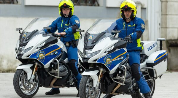 19.05.2023., Osijek - Na Trgu Vatroslava Lisinskog, u organizaciji Policijske uprave osjecko-baranjske, odrzani su Dan otvorenih vrata i promocija kampanje "Postani policajac/policajka" Ministarstva unutarnjih poslova i Policijske akademije "Prvi hrvatski redarstvenik". Policija na motorima. Photo: Davor Javorovic/PIXSELL
