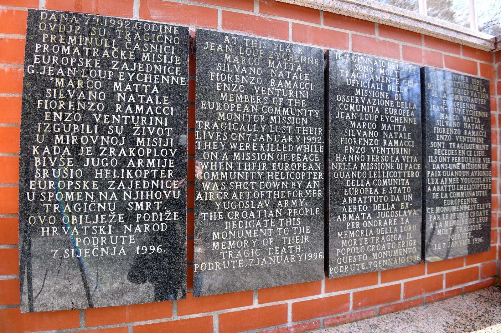 20.01.2021., Podrute- Svecana 29. godisnjica pogibije clanova Promatracke misije Europske zajednice ciji je helikopter srusio Mig JNA. Pritom su poginula cetiri talijanska i jedan francuski promatrac.rPhoto: Vjeran Zganec Rogulja/PIXSELL
