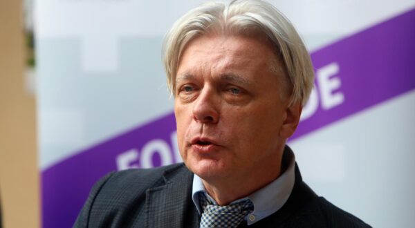 20.04.2022., Karlovac - Konferencija za medije uoci manifestacije Noc tvrdjava koja ce se odrzati 29 i 30. travnja na starom gradu Dubovcu gdje ce biti uprilicena svjetlosna predstava Fortitude. Manifestaciju su najavili kustos gradskog muzeja Igor Culig, direktorica TZ Karlovca Marina Buric, gradonacelnik Karlovca Damir Mandic i Irena Culig.
 Photo: Kristina Stedul Fabac/PIXSELL