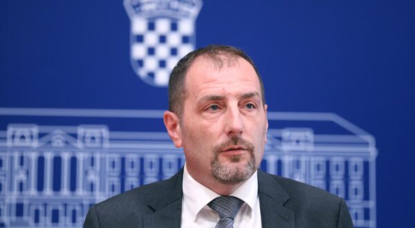 20.09.2023., Zagreb - Na konferenciji za medije IDS-a odrzanoj u Saboru o temi  „Zakon o izbornim jedinicama i porezni zakoni“ govorili su Dalibor Paus i Darijo Vasilic. Photo: Patrik Macek/PIXSELL