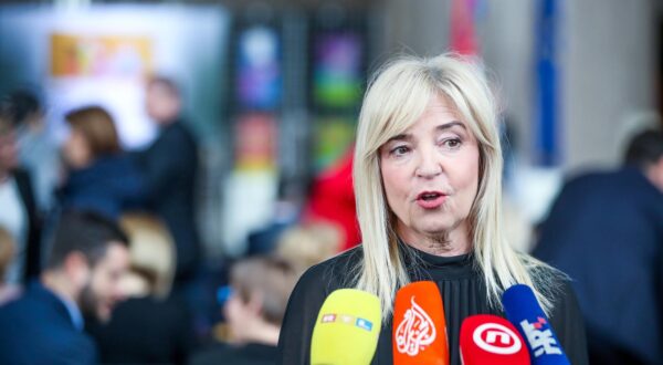 20.11.2023.., Zagreb - Predsjednik Republike Zoran Milanovic sudjelovao je na obiljezavanju 20 godina Ureda pravobranitelja za djecu i predstavljanju istrazivanja „Kako ostvarujemo djecja prava u Hrvatskoj: misljenja i stavovi djece i mladih u 2009. i 2023. godini“. Photo: Slavko Midzor/PIXSELL