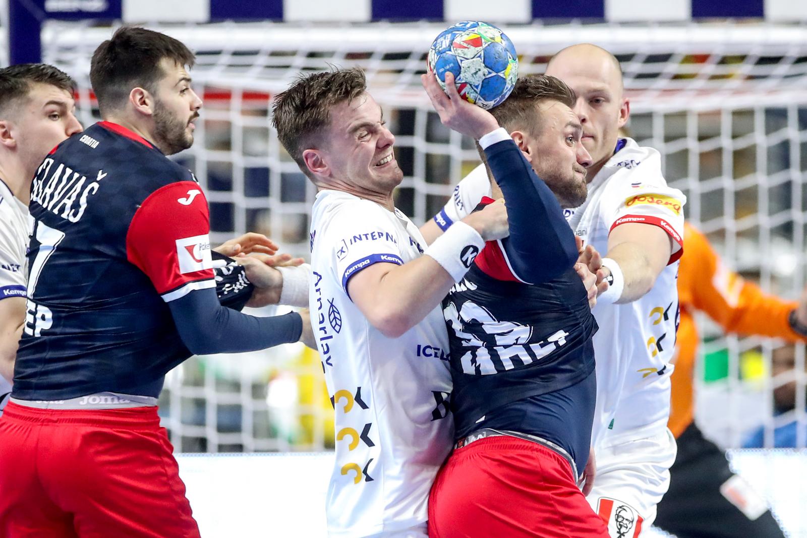 22.01.2024., Lanxess Arena, Koeln, Njemacka - EHF Europsko prvenstvo u rukometu 2024. u Njemackoj. Drugi krug, skupina 1, Hrvatska - Island. Luka Cindric. Photo: Sanjin Strukic/PIXSELL