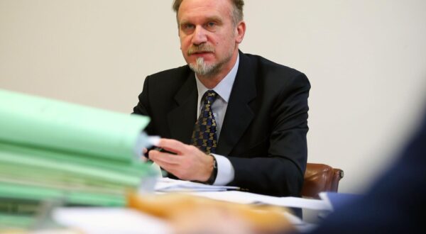 22.12.2016., Zagreb - Drzavno sudbeno vijece obavlja razgovore s kandidatima za predsjednika Zupanijskog suda u Zagrebu.  Zeljko Saric. rPhoto: Jurica Galoic/PIXSELL
