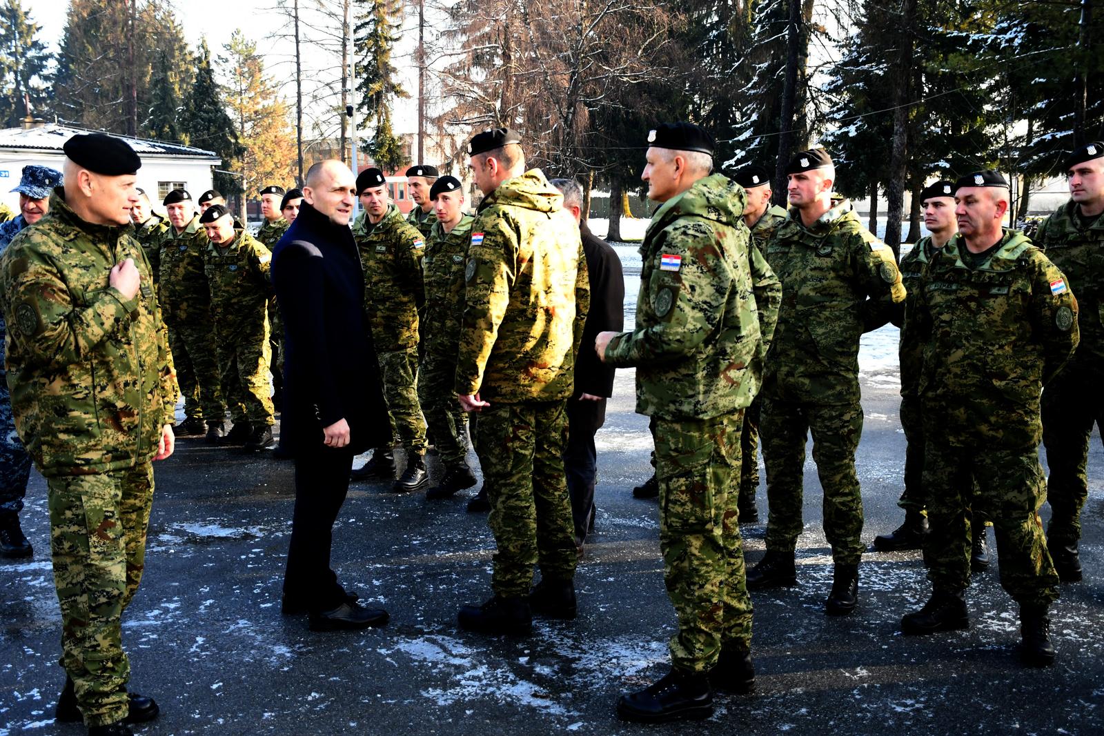 23.01.2024., Bjelovar - Odrzan svecani ispracaju 13. hrvatskog kontingenta u sklopu ojacane prednje prisutnosti u Republici Poljskoj - HRVCON eFPBG-POL u vojarni Bilogora. Ispracaju je nazocio potpredsjednik Vlade i ministar obrane Ivan Anusic i nacelnik Glavnog stozera Oruzanih snaga RH admiral Robert Hranj Photo: Damir Spehar/PIXSELL