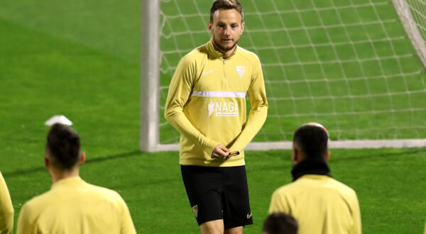 23.02.2022., Zagreb - Igraci FC Sevilla odradili su trening na stadionu Maksimir uoci sutrasnje uzvratne utakmice sesnaestine finala Europa lige protiv GNK Dinamo. Ivan Rakitic Photo: Luka Stanzl/PIXSELL