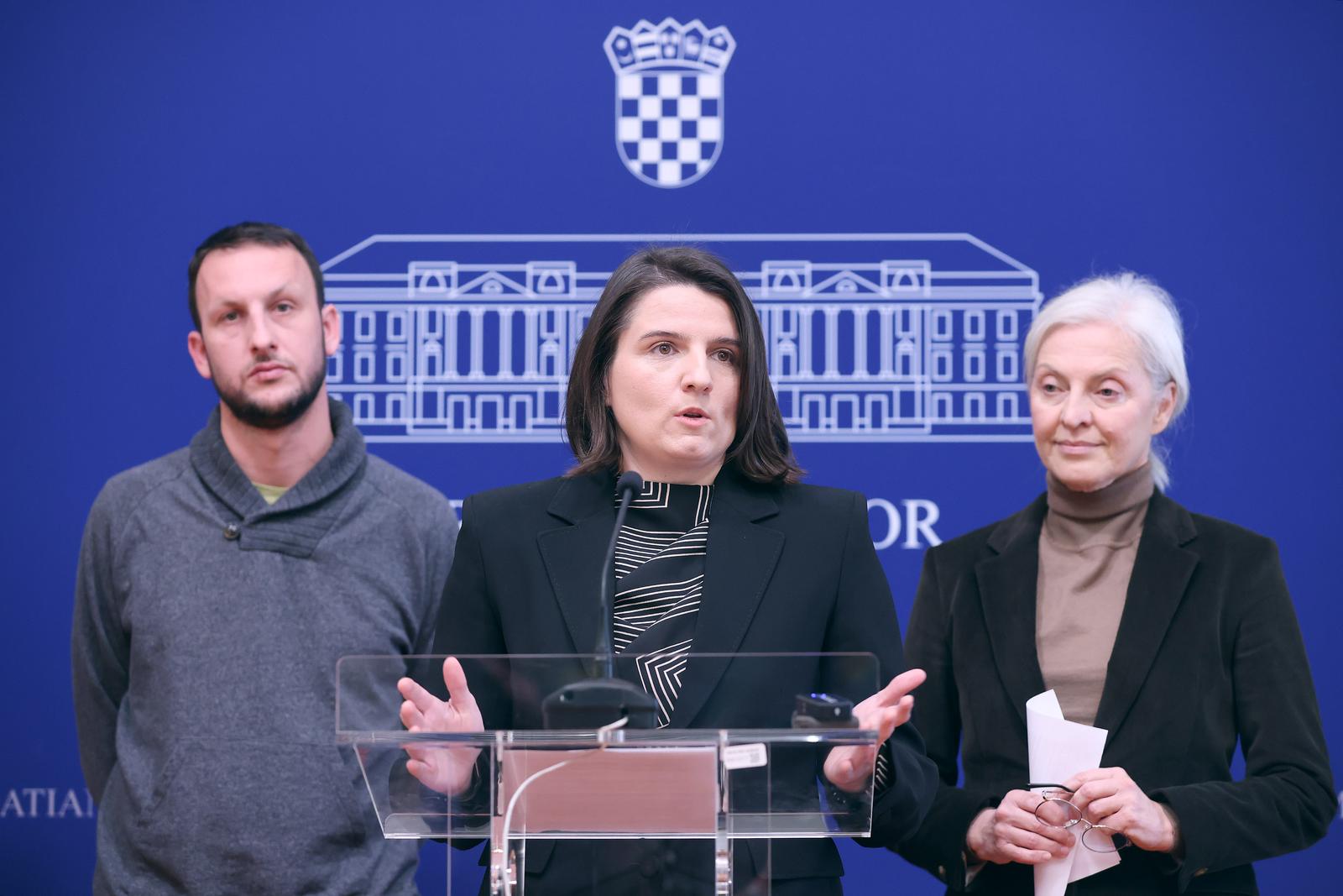 24.01.2024., Zagreb - Na konferenciji za medije Kluba zastupnika Mozemo! odrzanoj u Saboru o temi "Uljanik na rubu stecaja daje li Vlada pulski zaljev u bescjenje?" govorili su Jelena Milos,  Miha Paus i Dusica Radojcic.
 Photo: Patrik Macek/PIXSELL