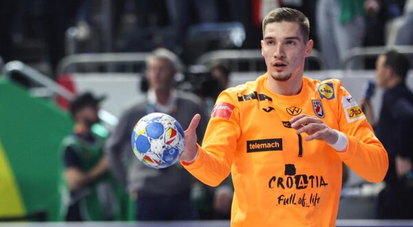 22.01.2024., Lanxess Arena, Koeln, Njemacka - EHF Europsko prvenstvo u rukometu 2024. u Njemackoj. Drugi krug, skupina 1, Njemacka - Hrvatska. Dominik Kuzmanovic Photo: Sanjin Strukic/PIXSELL