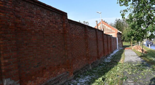 25.06.2021., Pozega - Jako nevrijeme praceno tucom poharalo je Pozegu i okolicu. U pozeskom zatvoru i kaznionici oluja je srusila debeli zatvorski zid kojim je kaznionica opasana s juga. Photo: Ivica Galovic/PIXSELL