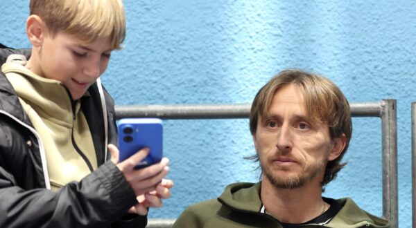 26.12.2023., Zagreb - Dom sportova, dvorana 2. 52. Kutija sibica, veteranski turnir, polufinale. Promotionplay Domograd - CB Sport SC Flegar Zloćo i prijatelji. Luka Modric Photo: Sanjin Strukic/PIXSELL