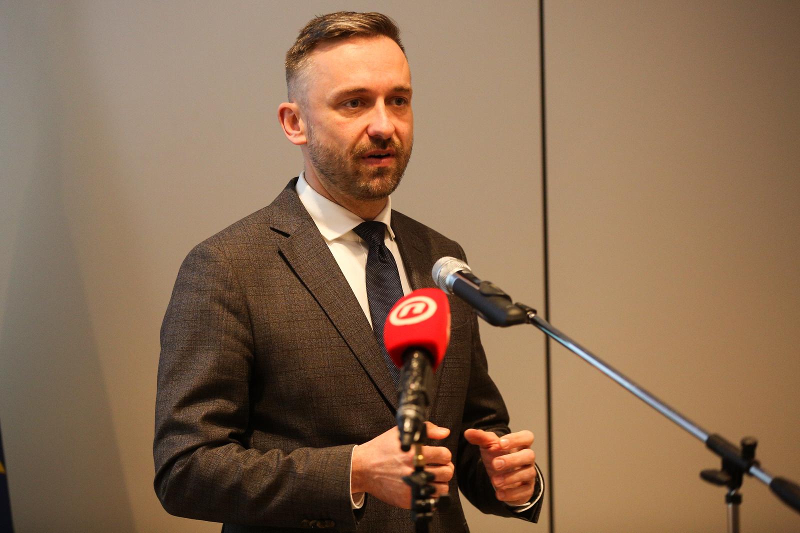 30.01.2024.,Zagreb - Ministar rada Marin Piletic u sklopu poziva "Zazeli - prevencija institucinalizacije" svecano je urucio 38 ugovora vrijednih vise od 37 milijuna eura Photo: Zeljko Hladika/PIXSELL