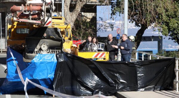 30.01.2024., Lovran - U tragicnoj prometnoj nesreci kod hotrela Park u Lovranu poginula je jedna djevojka, na koju je, na nogostupu naletjelo teretno vozilo, a jos dvije osobe su tom prilikom ozlijedjene. Photo: Nel Pavletic/PIXSELL