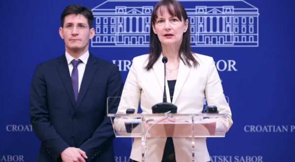 31.01.2024., Zagreb - Na konferenciji za medije Klubova zastupnika Hrvatskih suverenista i Mosta odrzanoj u Saboru o temi  "Zahtjev za javno saslusanje Fabrisa Peruska, Ante Ramljaka i Martine Dalic" govorili su Vesna Vucemilovic i  Zvonimir Troskot.
 Photo: Patrik Macek/PIXSELL
