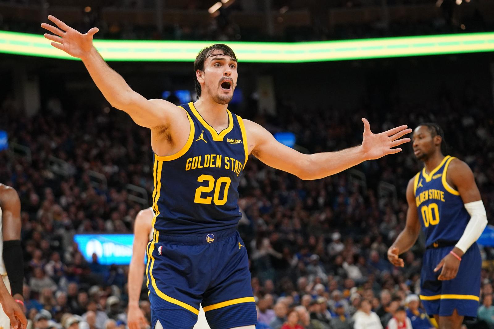 Dec 28, 2023; San Francisco, California, USA; Golden State Warriors forward Dario Saric (20) reacts to a call after a play against the Miami Heat in the fourth quarter at the Chase Center. Mandatory Credit: Cary Edmondson-USA TODAY Sports Photo: Cary Edmondson/REUTERS