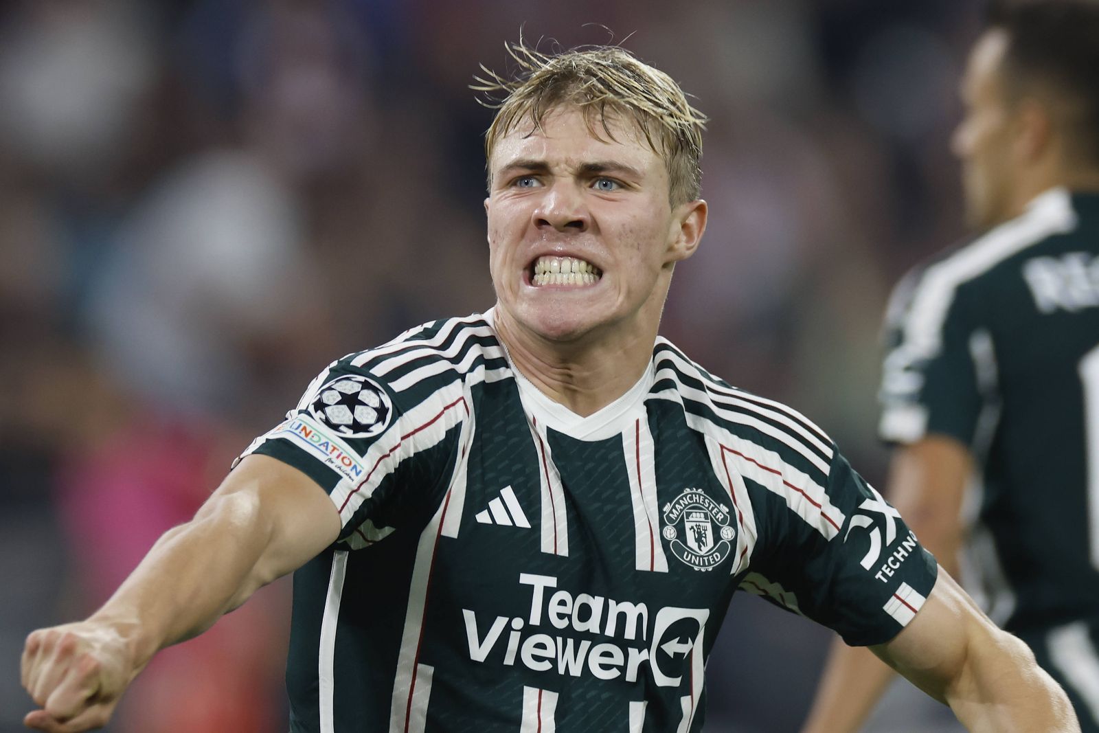 Rasmus Hojlund Manchester United, ManU 11, Jubel nach seinem Tor zum 1:2, jubelnd, bejubelt, jubelt, jubeln, emotionen, Fussball, Uefa Champions League, Bayern München - Manchester United am 20.9.2023 in der Muenchner Allianz Arena. DFL REGULATIONS PROHIBIT ANY USE OF PHOTOGRAPHS AS IMAGE SEQUENCES AND/OR QUASI-VIDEO. *** Rasmus Hojlund Manchester United, 11 , cheering after his goal to 1 2, cheering, cheering, cheering, emotions, football, Uefa Champions League, Bayern Munich Manchester United on 20 9 2023 in Munich Allianz Arena DFL REGULATIONS PROHIBIT ANY USE OF PHOTOGRAPHS AS IMAGE SEQUENCES AND OR QUASI VIDEO Copyright: HMBxMedia/xHeikoxBecker