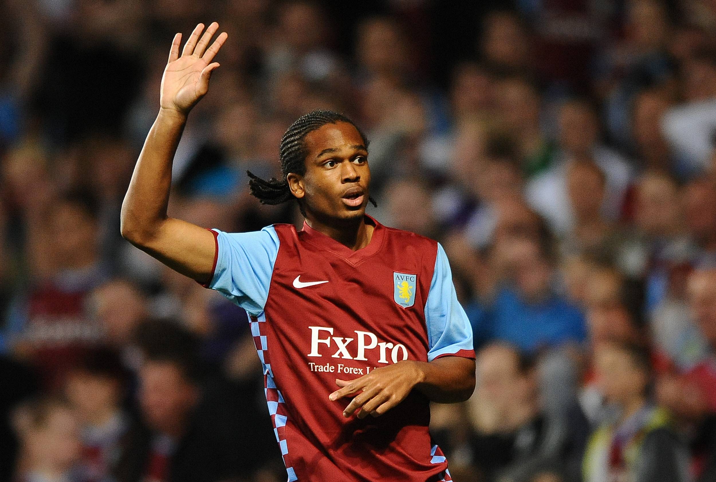 Bildnummer: 06287102  Datum: 06.08.2010  Copyright: imago/Colorsport
Football - Pre-Season Friendly - Aston Villa vs. Valencia FC - Nathan Delfouneso of Aston Villa in action at Villa Park, Birmingham PUBLICATIONxINxGERxSUIxAUTxHUNxPOLxUSAxONLY; Fussball Herren Testspiel 2010 2011 Birmingham Einzelbild England Premier League vdig xng 2010 quer 

Image number 06287102 date 06 08 2010 Copyright imago Color Sports Football Pre Season Friendly Aston Villa vs Valencia FC Nathan Delfouneso of Aston Villa in Action AT Villa Park Birmingham PUBLICATIONxINxGERxSUIxAUTxHUNxPOLxUSAxONLY Football men try out 2010 2011 Birmingham Single England Premier League Vdig  2010 horizontal