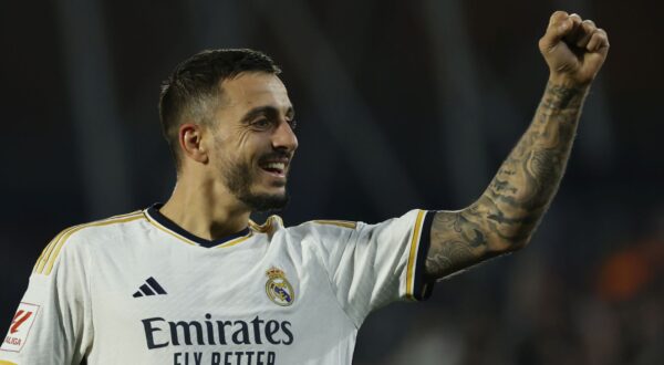 epa11118936 Real Madrid's striker Joselu celebrates after scoring the 0-2 goal during the Spanish LaLiga soccer match between Getafe CF and Real Madrid, in Madrid, Spain, 01 February 2024.  EPA/JUANJO MARTIN