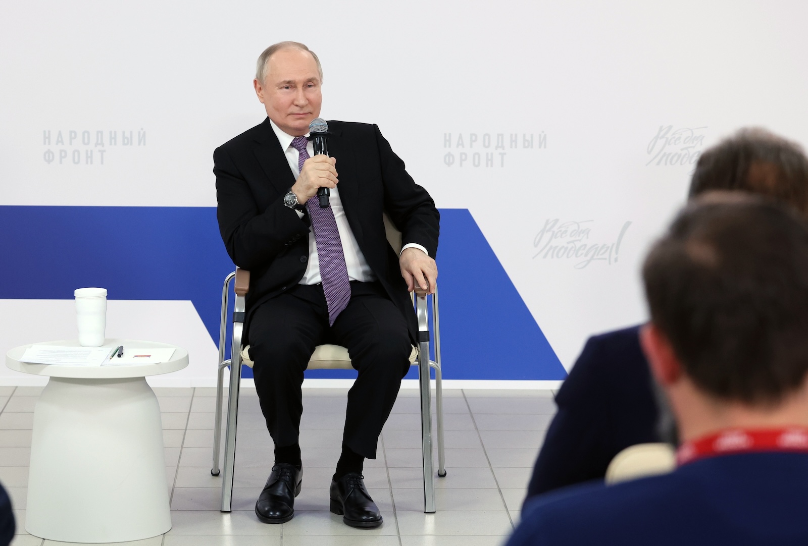 epa11121031 Russian President Vladimir Putin attends a meeting with participants of a forum titled 'All for a Victory!', held by the All-Russian People's Front in Tula, Russia, 02 February 2024.  EPA/ALEXANDER KAZAKOV / SPUTNIK / KREMLIN POOL MANDATORY CREDIT