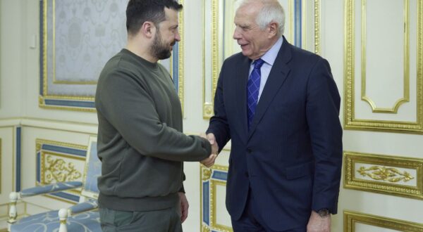 epa11134633 A handout photo made available by the Ukrainian Presidential Press Service shows Ukrainian President Volodymyr Zelensky (L) meeting with the High Representative of the European Union for Foreign Affairs and Security Policy Josep Borrell (R) in Kyiv, Ukraine, 07 February 2024. Borrell arrived in Kyiv to meet with top Ukrainian officials amid the ongoing Russian invasion.  EPA/UKRAINIAN PRESIDENTIAL PRESS SERVICE HANDOUT -- MANDATORY CREDIT: UKRAINIAN PRESIDENTIAL PRESS SERVICE --  HANDOUT EDITORIAL USE ONLY/NO SALES HANDOUT EDITORIAL USE ONLY/NO SALES