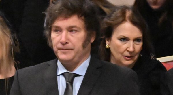 epa11144214 Argentina's President Javier Milei (C) and his sister Karina Milei (L) attend a Holy Mass for Canonization of Maria Antonia of Saint Joseph de Paz y Figueroa in Saint Peter's Basilica, Vatican City, 11 February 2024.  On the anniversary of the first apparition of the Blessed Virgin Mary in Lourdes, Pope Francis canonized Maria Antonia of Saint Joseph de Paz y Figueroa, also known as Mama Antula, the founder of the House for Spiritual Exercises of Buenos Aires.  EPA/CLAUDIO PERI