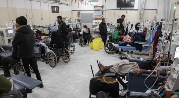 epa11166075 Kidney patients waiting for treatment at Al-Najjar Hospital in the Rafah camp, 19 February 2024, with 700 dialysis cases from displaced people from the northern and southern Gaza areas, after the siege of Nasser Hospital in Khan Yunis, south of the Strip. It is now the only hospital in the Gaza Strip able to treat dialysis cases.  EPA/HAITHAM IMAD
