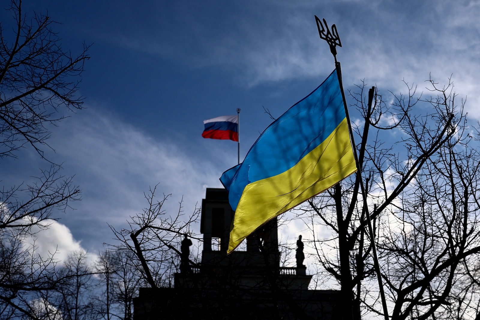 epa11177748 People attend a demonstration in support of Ukraine outside the Russian embassy, on the second anniversary of Russia's invasion of Ukraine, in Berlin, Germany, 24 February 2024. Ukraine on 24 February marks the second year since Russian troops entered its territory, starting a conflict that has provoked destruction and a humanitarian crisis.  EPA/FILIP SINGER