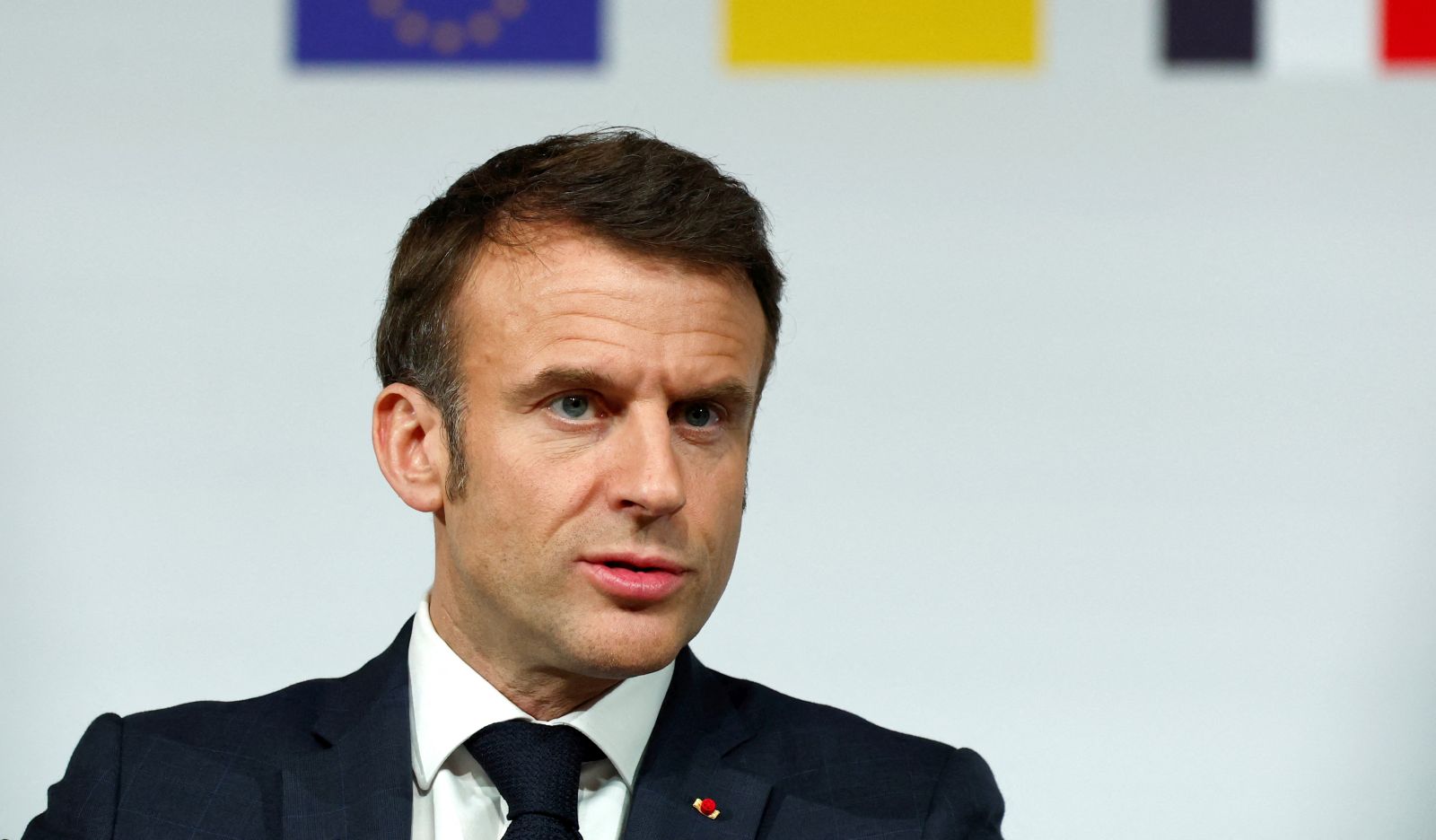 epa11183588 French President Emmanuel Macron speaks during a press conference at the end of the conference in support of Ukraine, with European leaders and government representatives, at the Elysee Palace in Paris, France, 26 February 2024.  EPA/GONZALO FUENTES / POOL  MAXPPP OUT